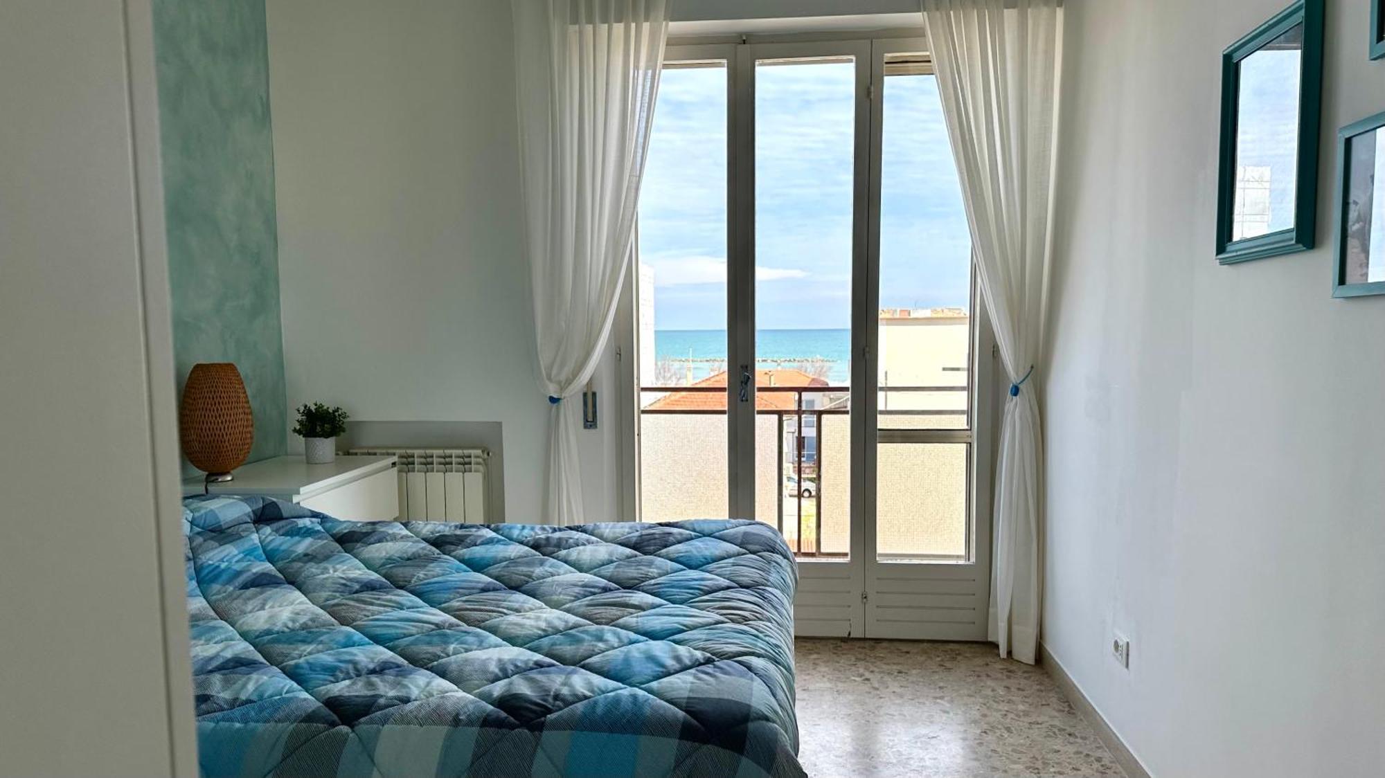 Se041 - Senigallia, Quadrilocale Accessoriato A 150Mt Dal Mare ภายนอก รูปภาพ